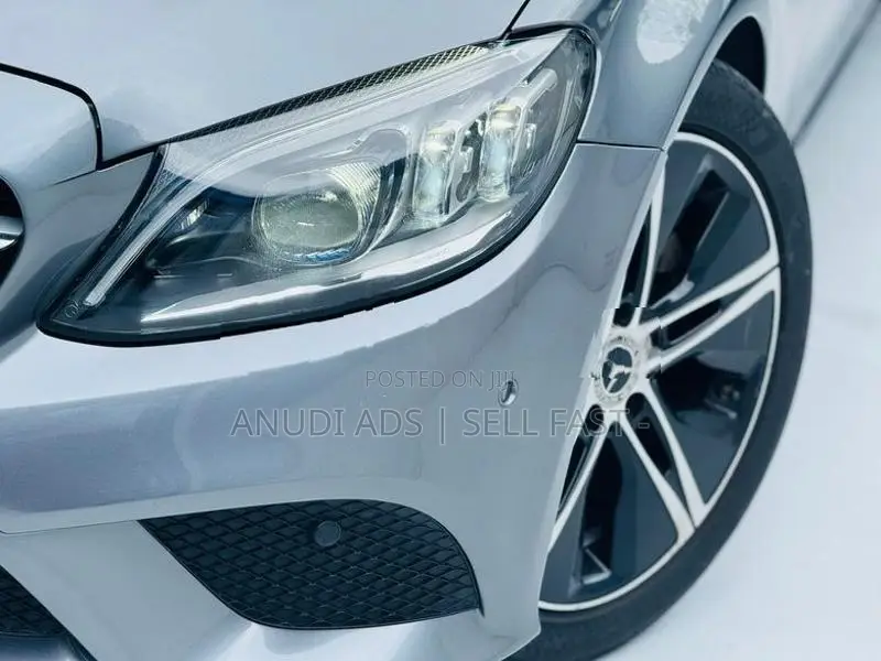 Mercedes Benz C200 AMG Premium 2ND DIMO 2020