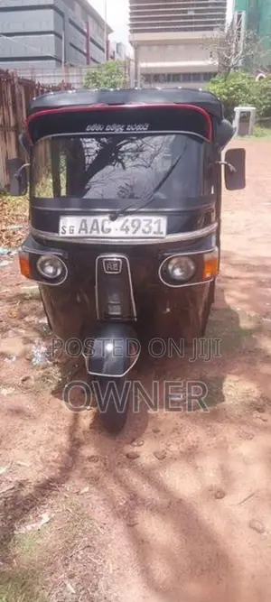 Bajaj RE 2012