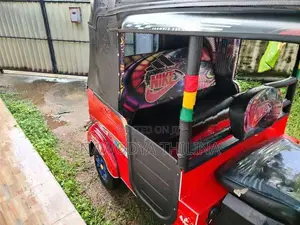Bajaj RE 2016
