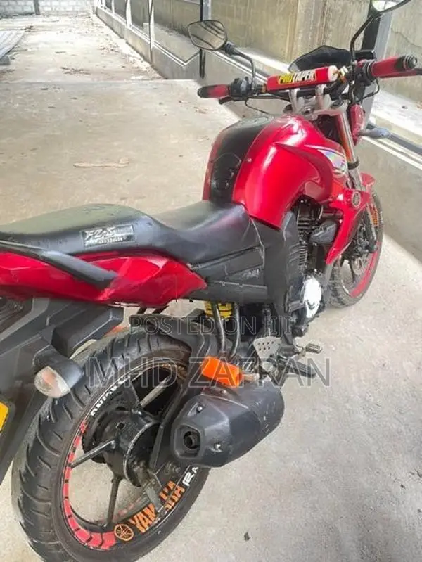 Yamaha FZ 2016