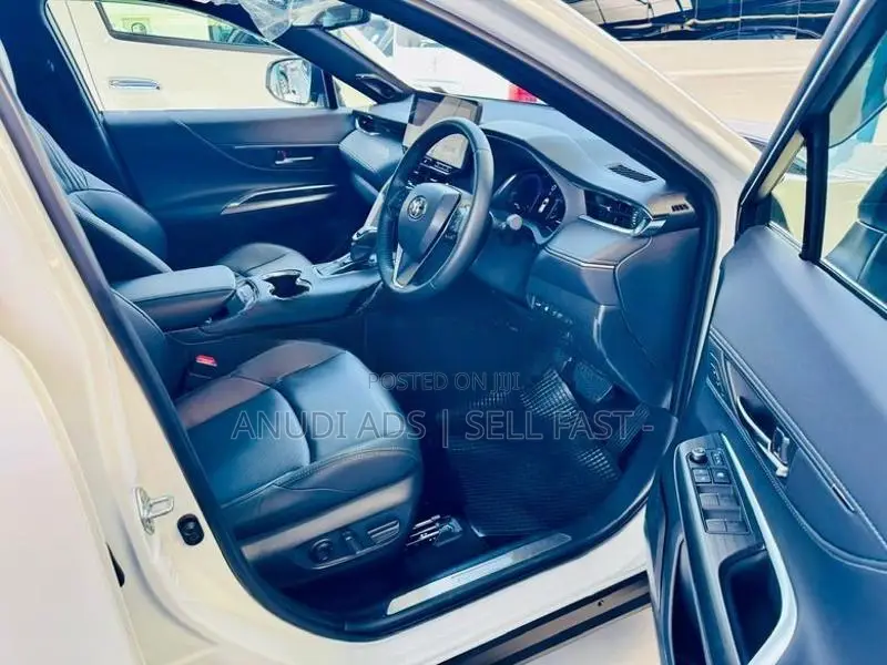 Toyota Harrier Z ONLY Petrol Higest 2025