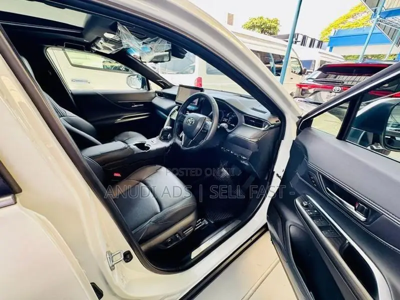 Toyota Harrier Z ONLY Petrol Higest 2025