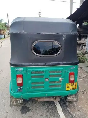 Bajaj RE 2017