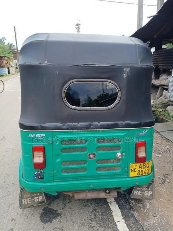 Bajaj RE 2017