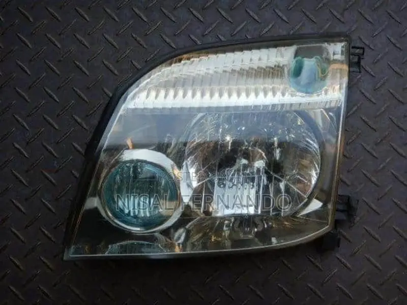 Nissan X-Trail NT30 Xenon Head Lamp