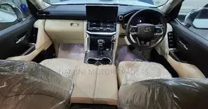 Toyota Land Cruiser Sahara ZX Diesel 2023