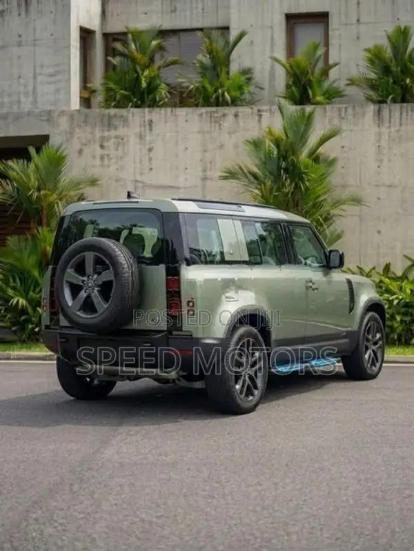 Land Rover Defender P300e X-Dynamic HSE 2026