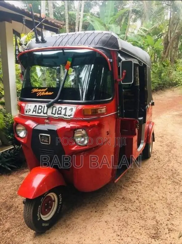 Bajaj RE 2017