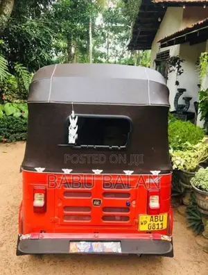Bajaj RE 2017