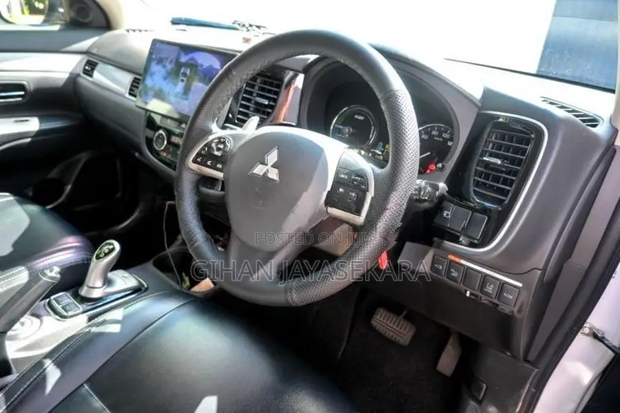 Mitsubishi Outlander 2015