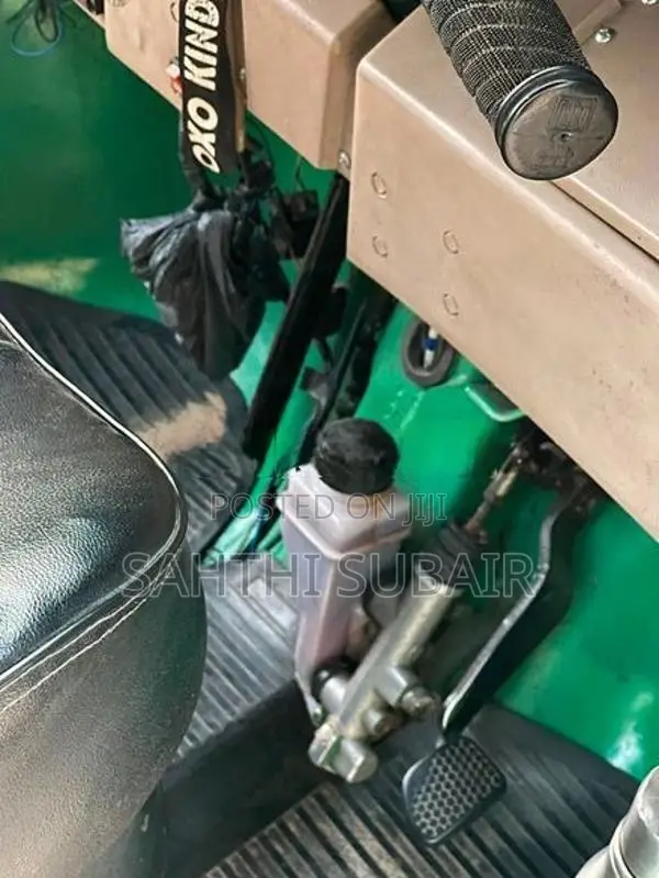 Bajaj RE 2015