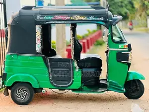 Bajaj RE 2015