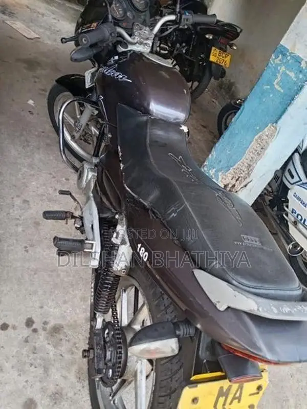 Bajaj Pulsar 180 2007