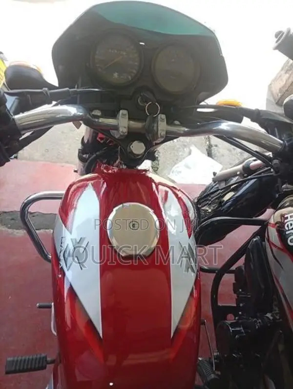 Bajaj CT100 2006