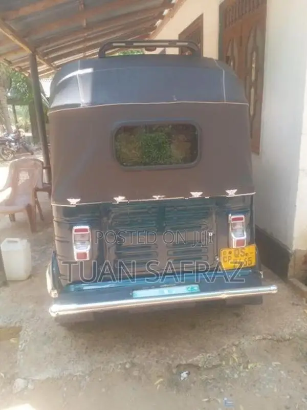 Bajaj RE 2009