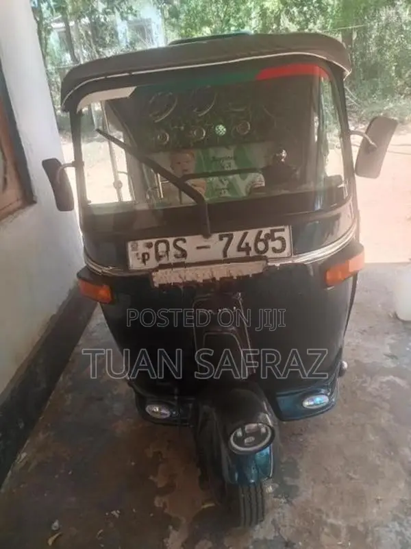 Bajaj RE 2009