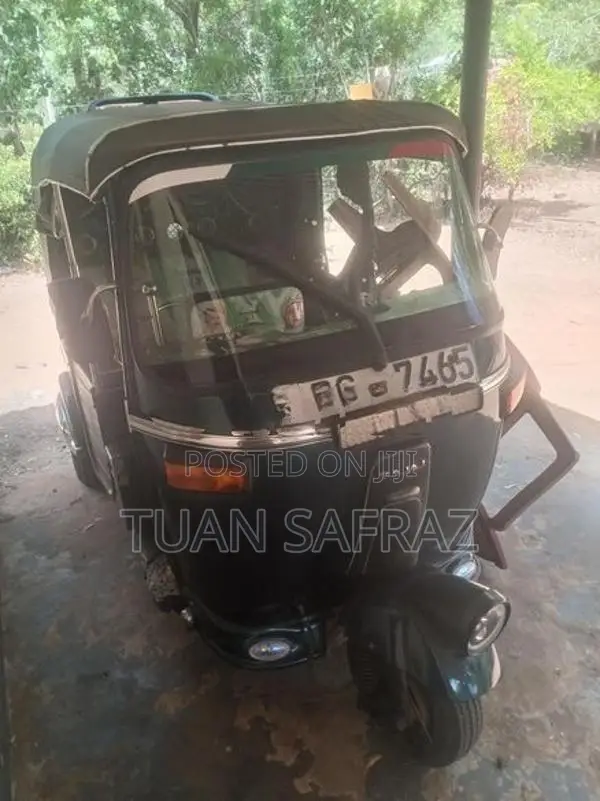 Bajaj RE 2009