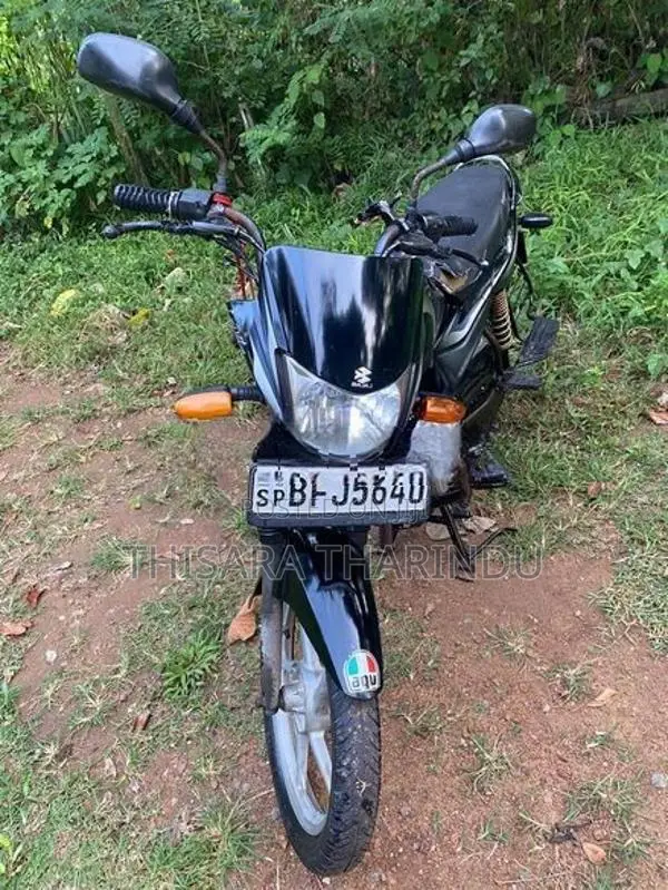 Bajaj Platina 100 2017