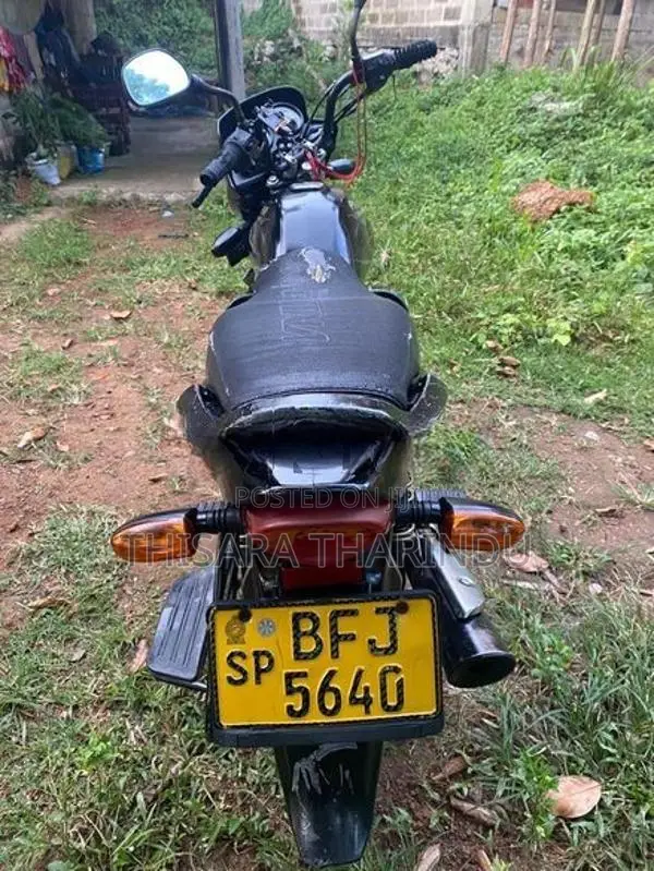 Bajaj Platina 100 2017