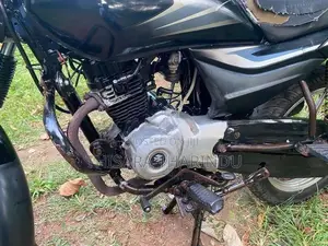 Bajaj Platina 100 2017