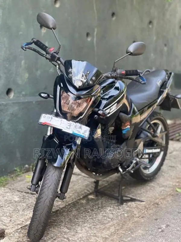 Yamaha FZ S 2011