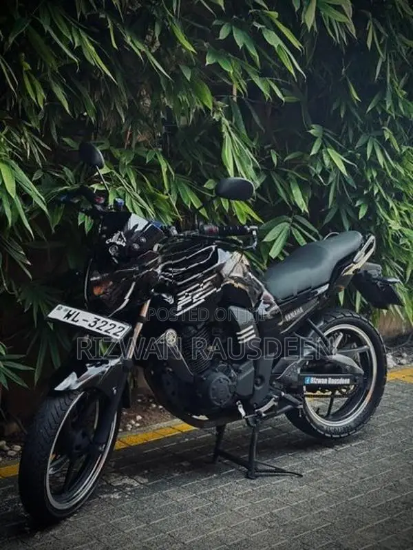 Yamaha FZ S 2011