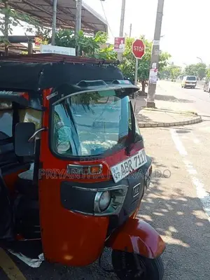 Bajaj RE 2018