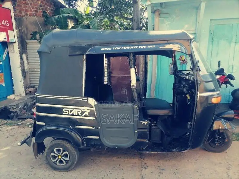Bajaj RE 2010