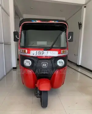 Bajaj RE 2017