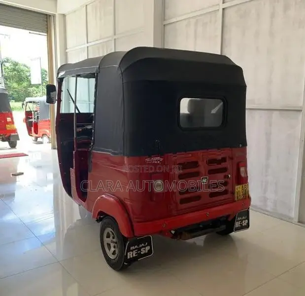 Bajaj RE 2017