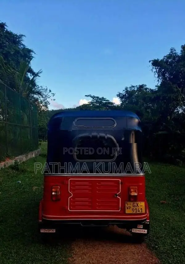 Bajaj RE 2002