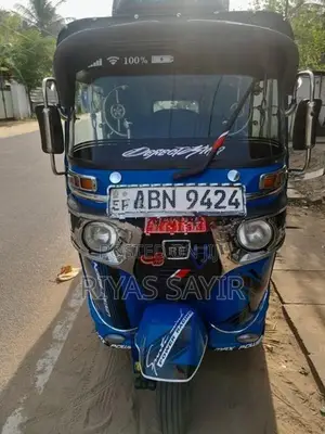 Bajaj RE 2016