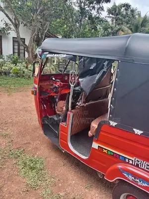 Bajaj RE 2002