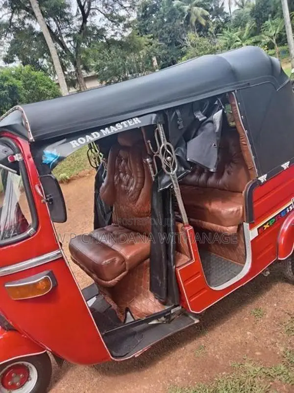 Bajaj RE 2002