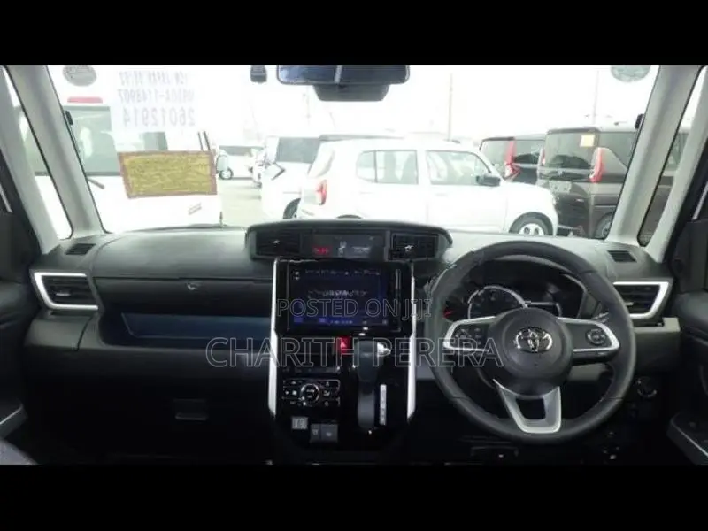 Toyota Roomy 2024