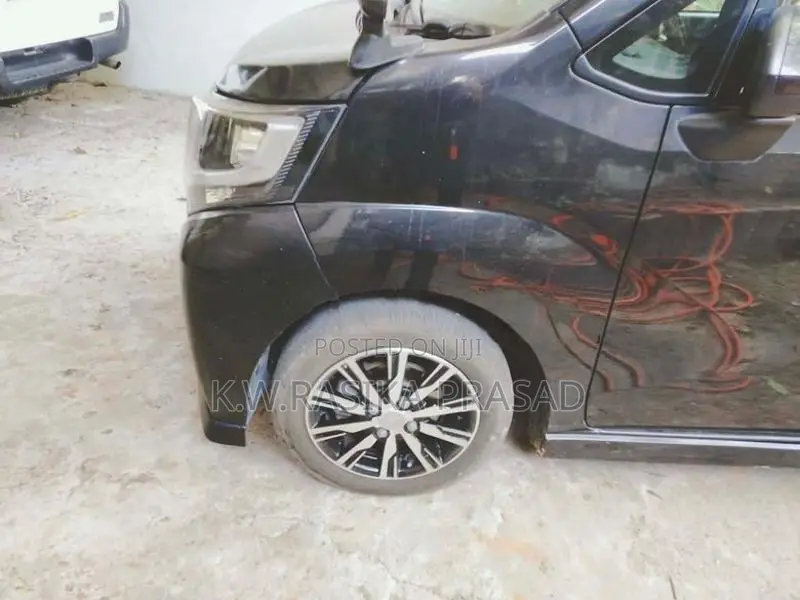Daihatsu Move 2016