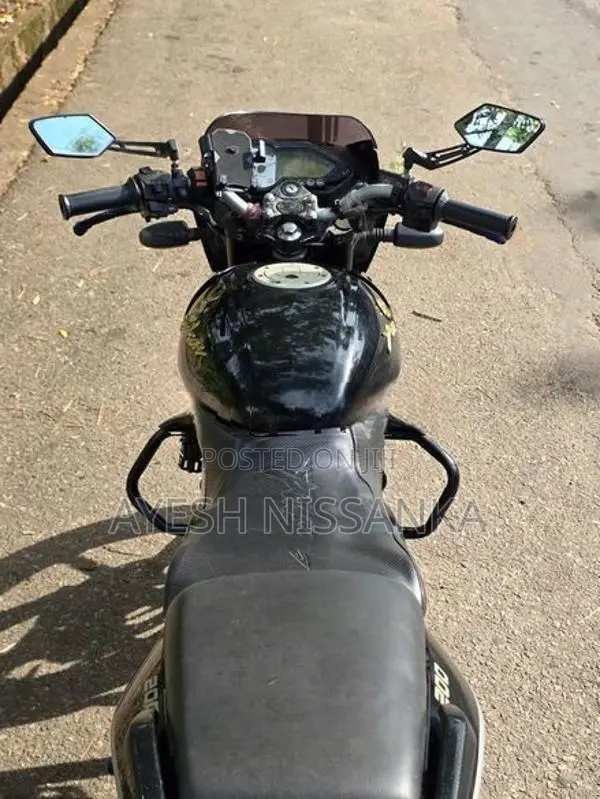 Bajaj Pulsar 200 2009