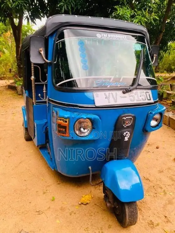 Bajaj RE 2011
