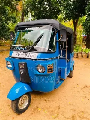 Bajaj RE 2011