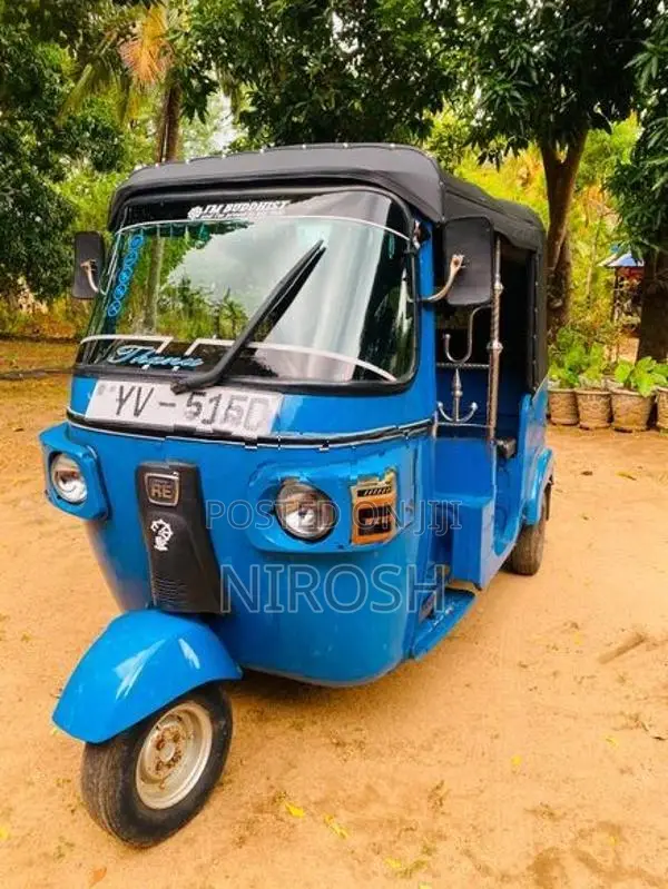 Bajaj RE 2011