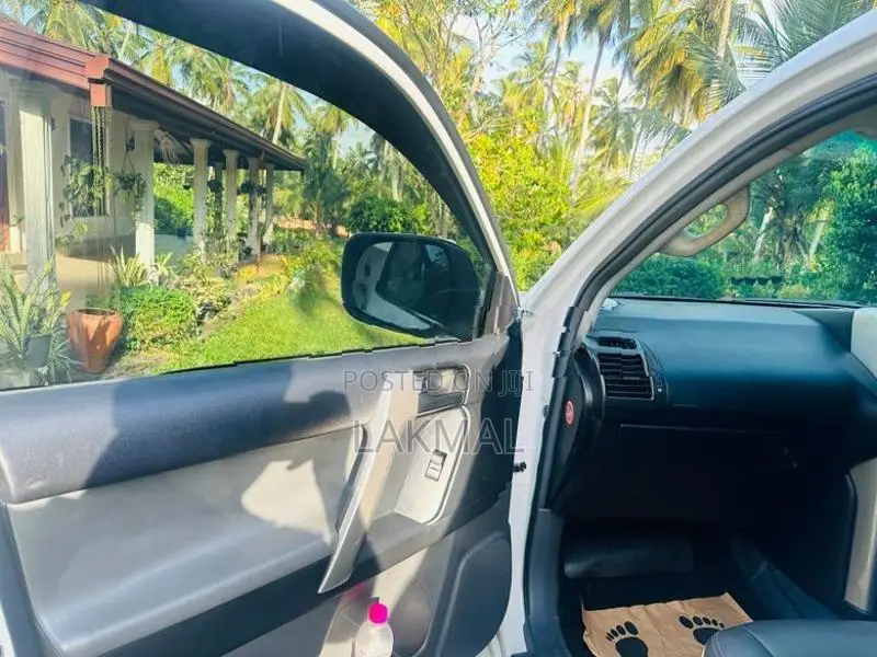 Toyota Land Cruiser Prado 2010