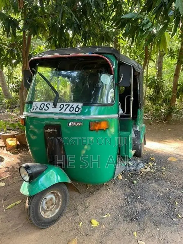 Bajaj RE 2009