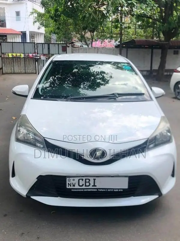 Toyota Vitz 2015