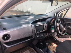 Toyota Vitz 2015