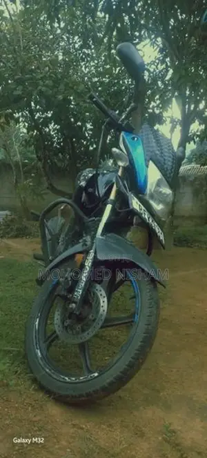 Hero Hunk 160R 2016