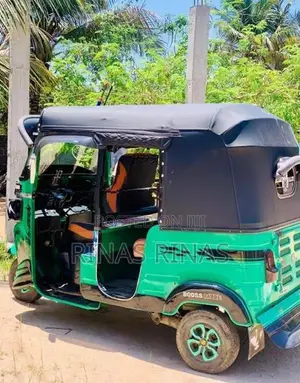 Bajaj RE 2018