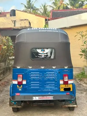 Bajaj RE 2012