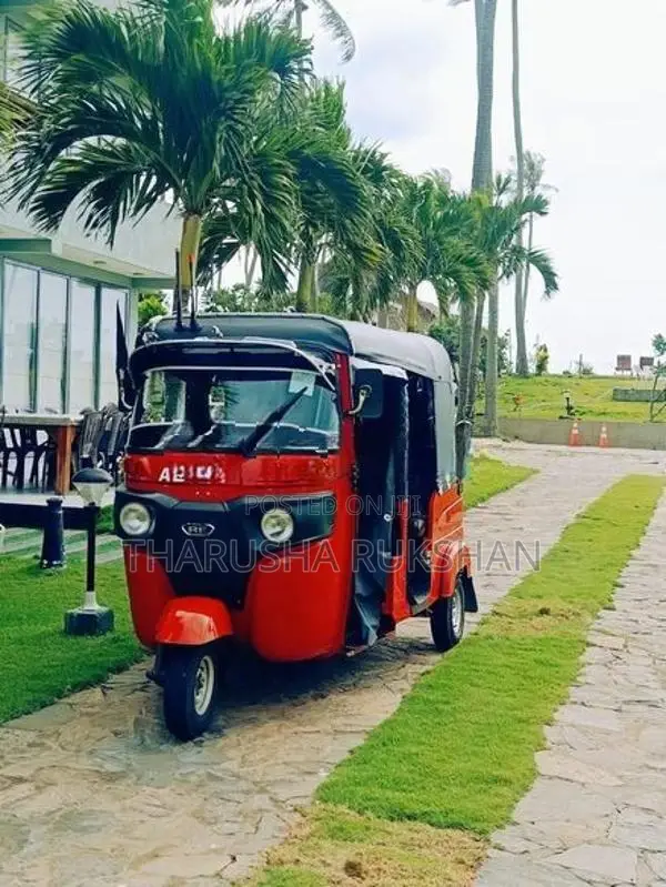 Bajaj RE 2025