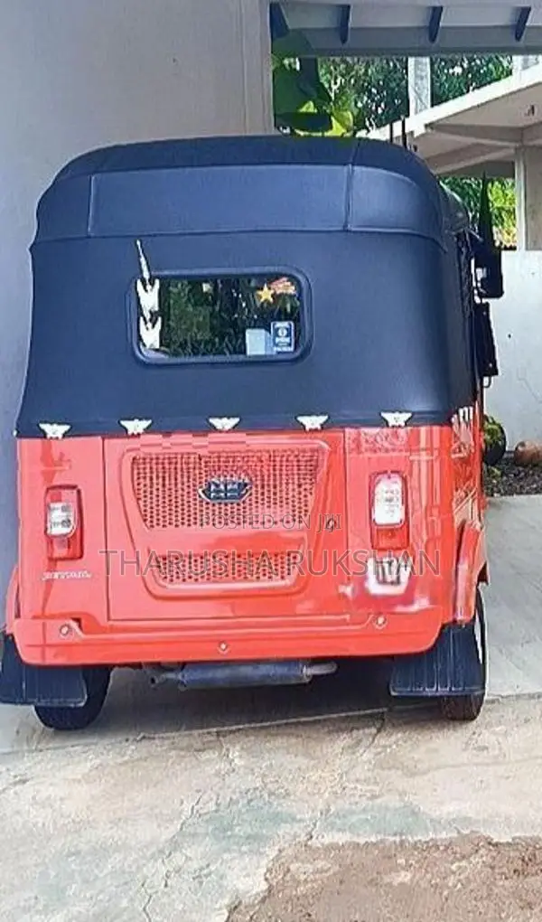 Bajaj RE 2025