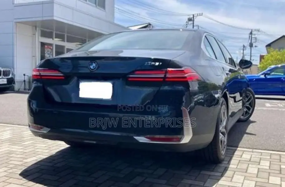 BMW 523i Exclusive 2024